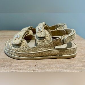 Chic Tan Textured Sandals